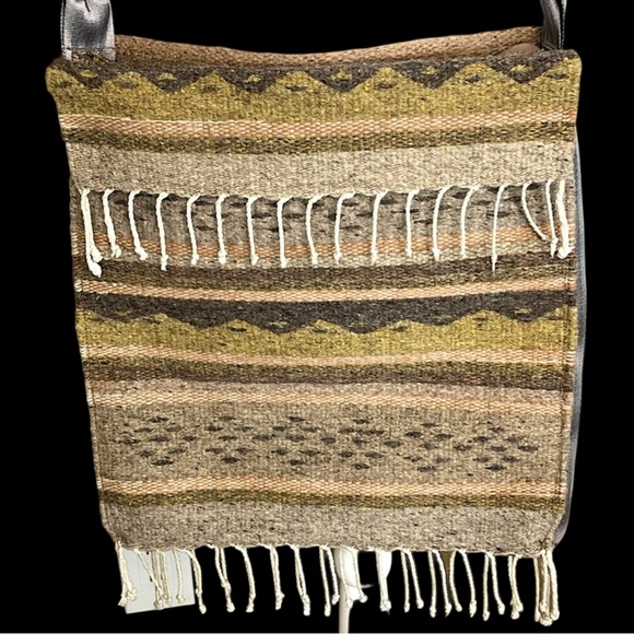 NWOT Western Boho Saddle Blanket Messenger Bag Fringe Wool Adjustable Wide Strap - Picture 2 of 7